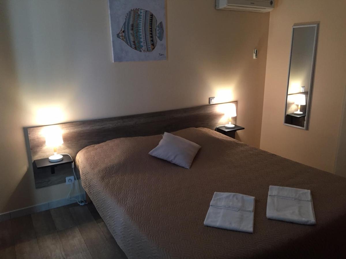 Hotel Les Lodges D'Eauze Ngoại thất bức ảnh